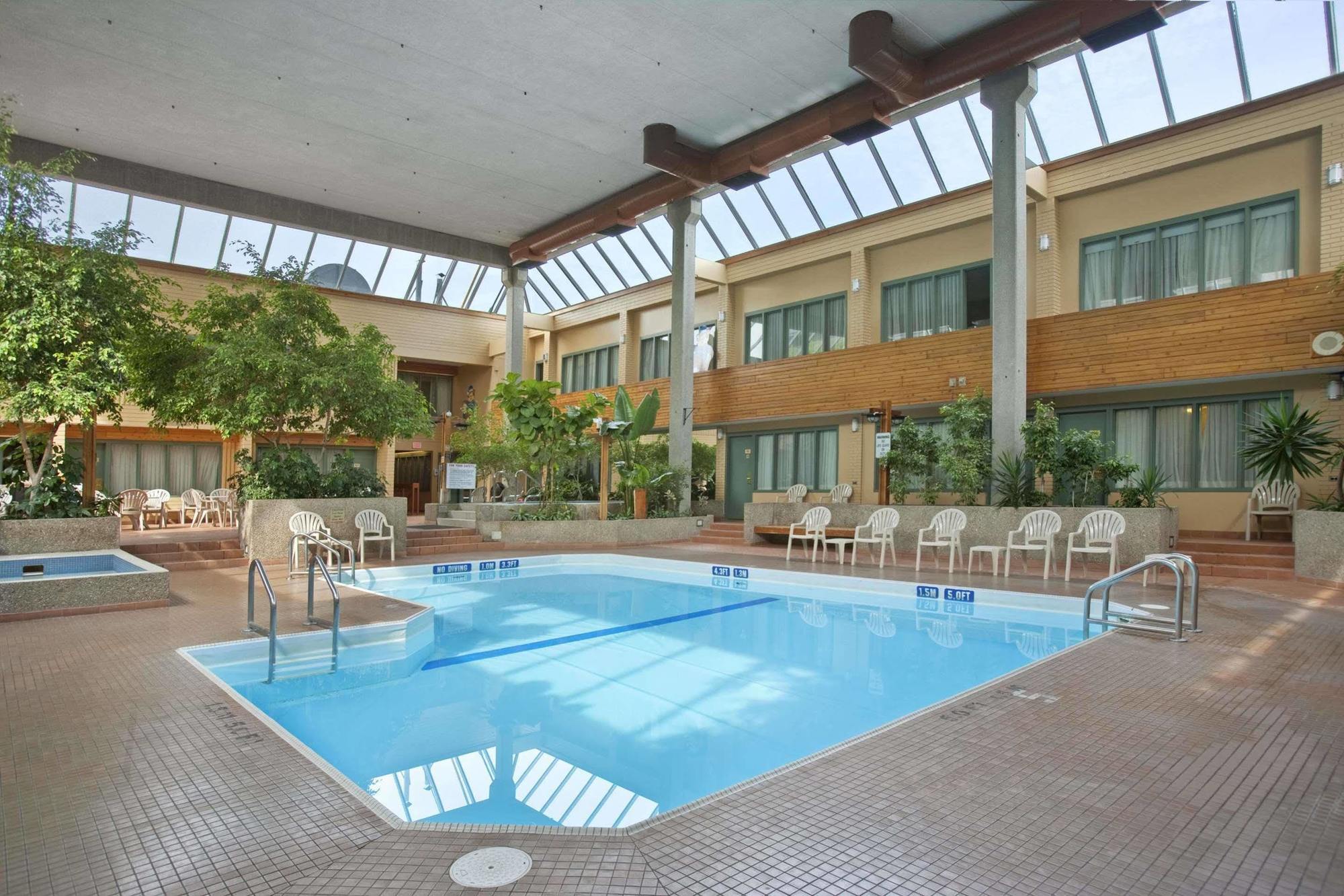 ทราเวลลอดจ์ บาย วินด์แฮม วินนิเปก อีสต์ Hotel วินนิเพก ภายนอก รูปภาพ