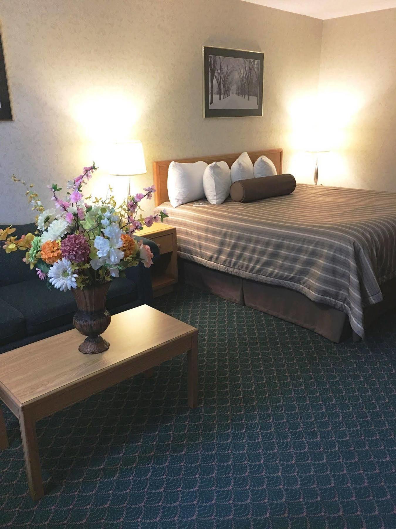 ทราเวลลอดจ์ บาย วินด์แฮม วินนิเปก อีสต์ Hotel วินนิเพก ภายนอก รูปภาพ